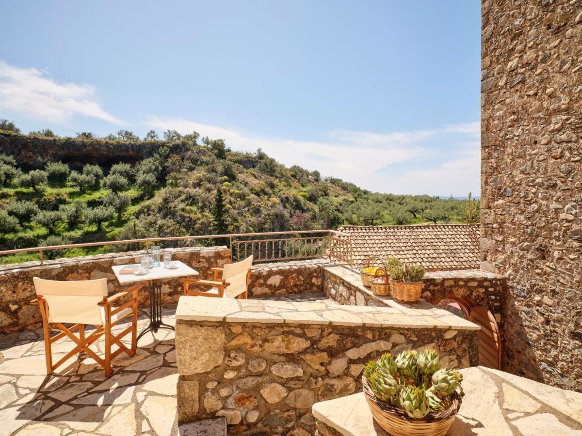 Villa Petreas Castle Kardhamili Esterno foto