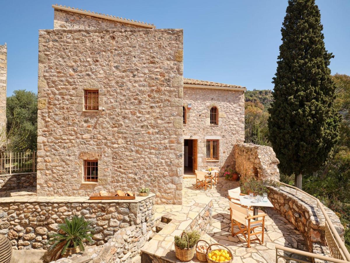 Villa Petreas Castle Kardhamili Esterno foto