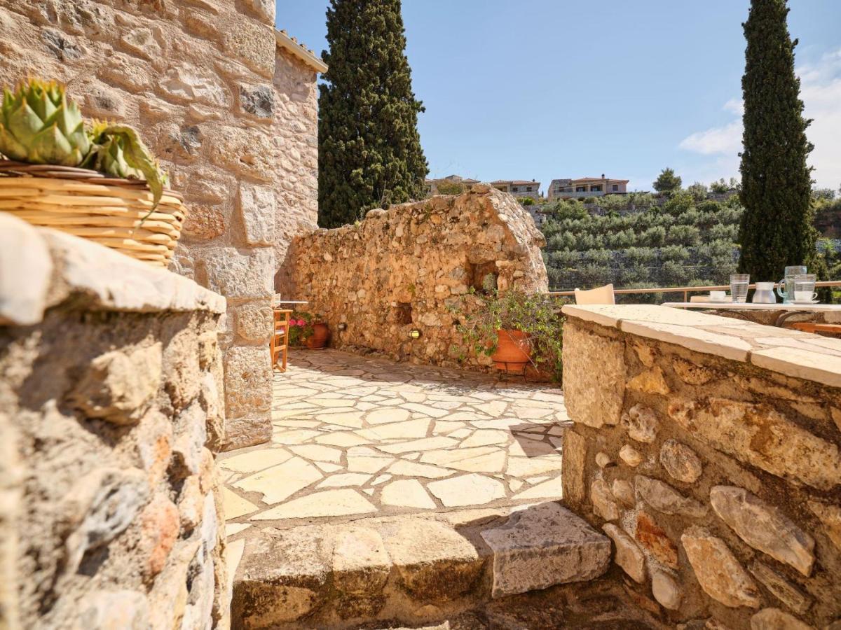 Villa Petreas Castle Kardhamili Esterno foto