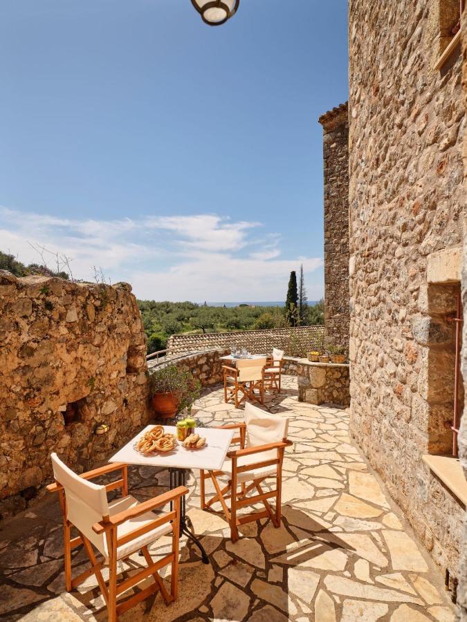 Villa Petreas Castle Kardhamili Esterno foto