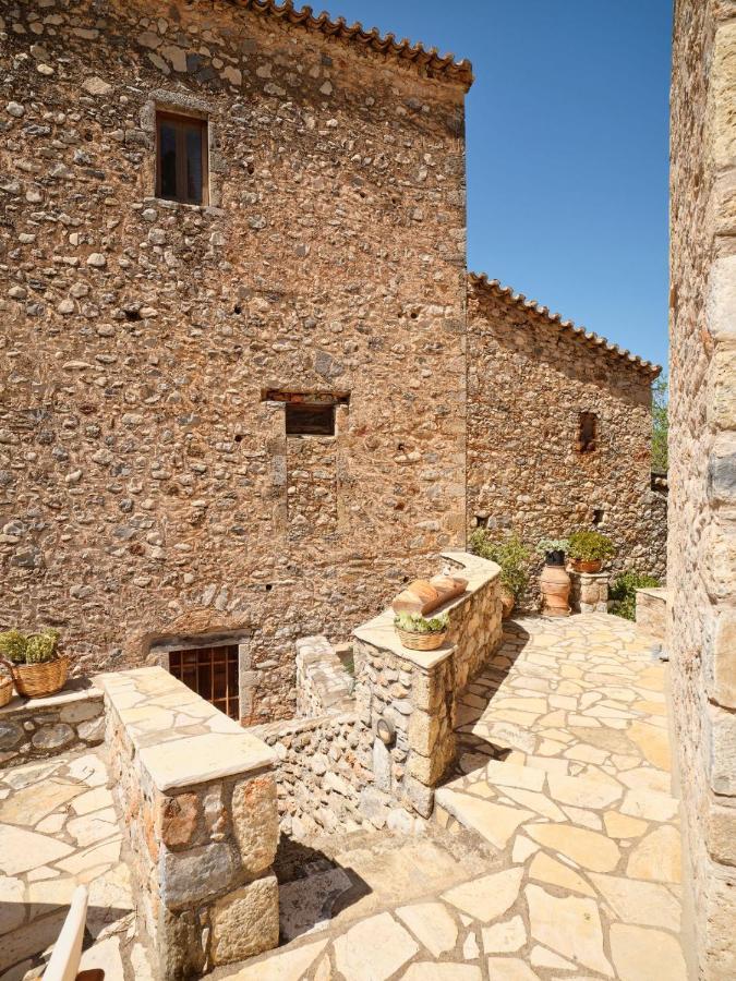 Villa Petreas Castle Kardhamili Esterno foto