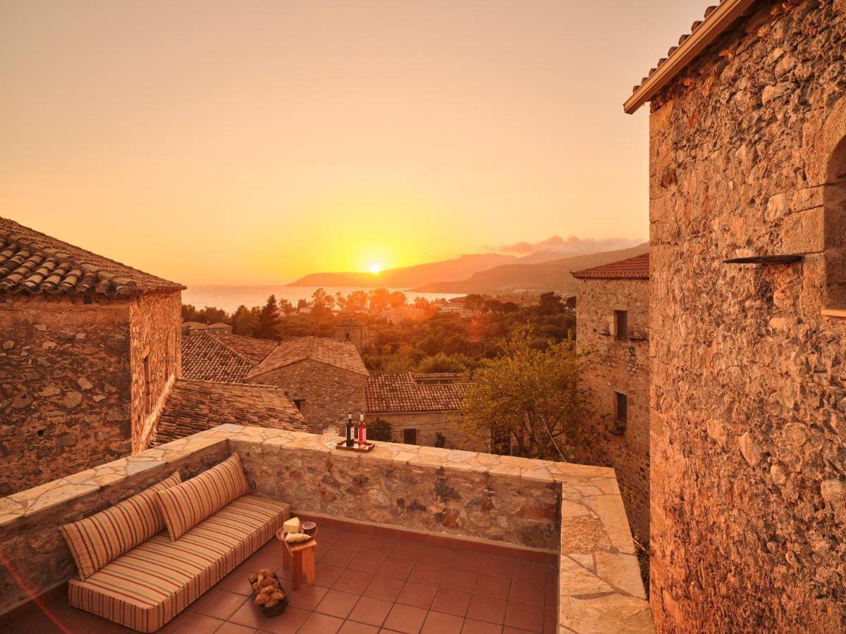 Villa Petreas Castle Kardhamili Esterno foto